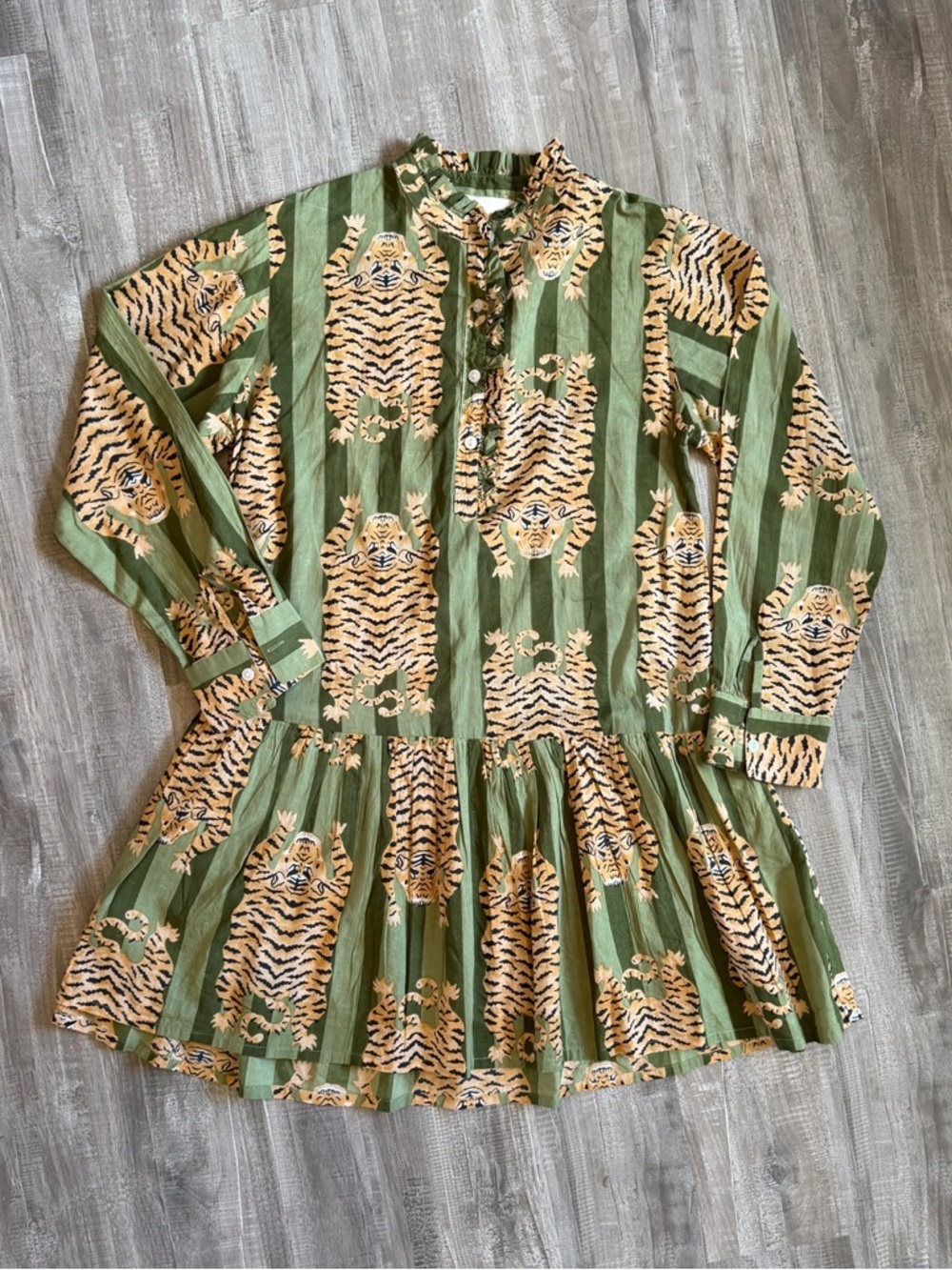 Fox & Hen Green Tiger Print Button-Up Blouse